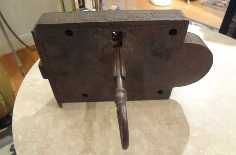 An 18th-century French padlock